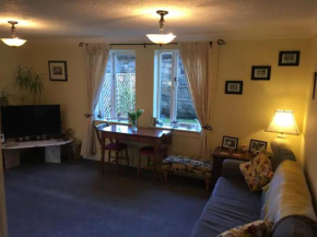 Cozy Home in Central Edinburgh by Arthur Seat